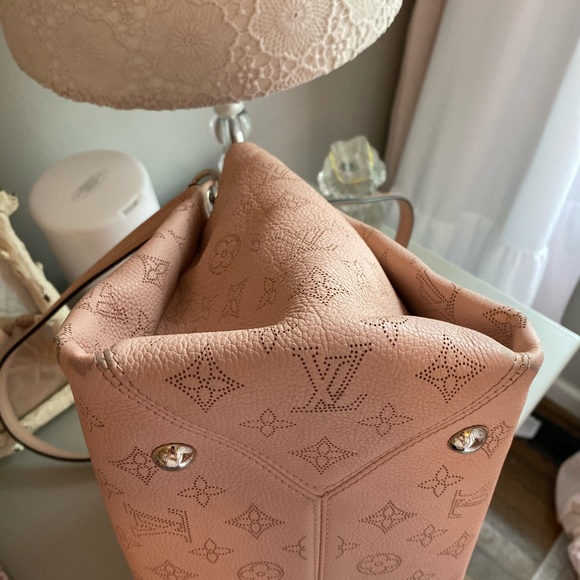 Louis Vuitton 🌸Magnolia Sevres Mahina bag🌸 - Picture 4 of 10